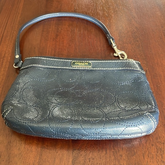 Coach Wristlet Navy Blue Patent Leather bag - Picture 9 of 10